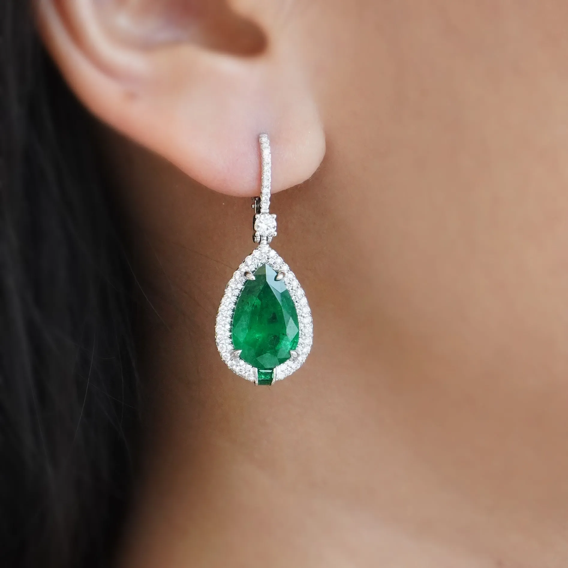 5.10 / 4.23 cts  Emerald with Diamond Earrings