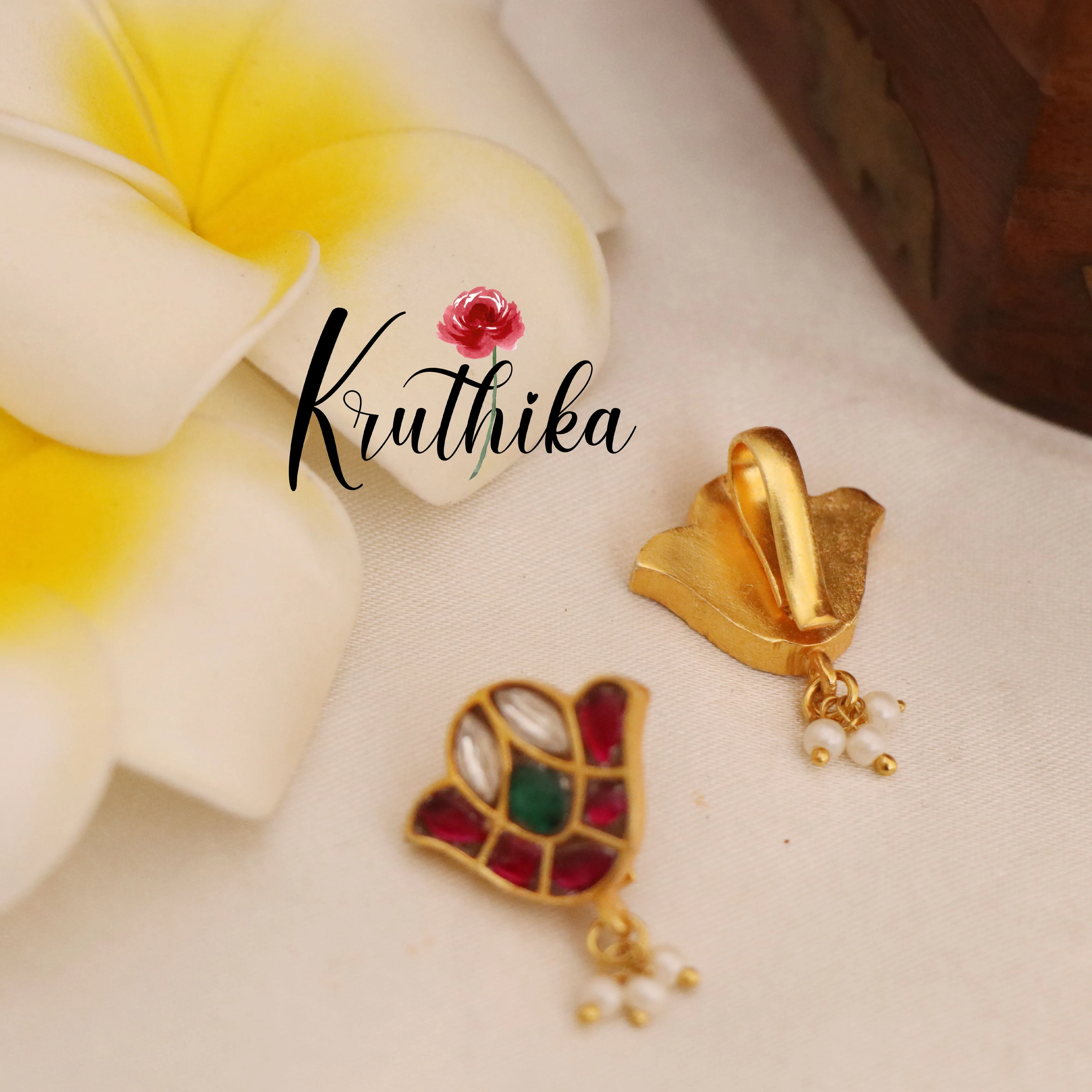 Beautiful Jadau Earcuffs | upper earrings | Bugadi Earrings E435