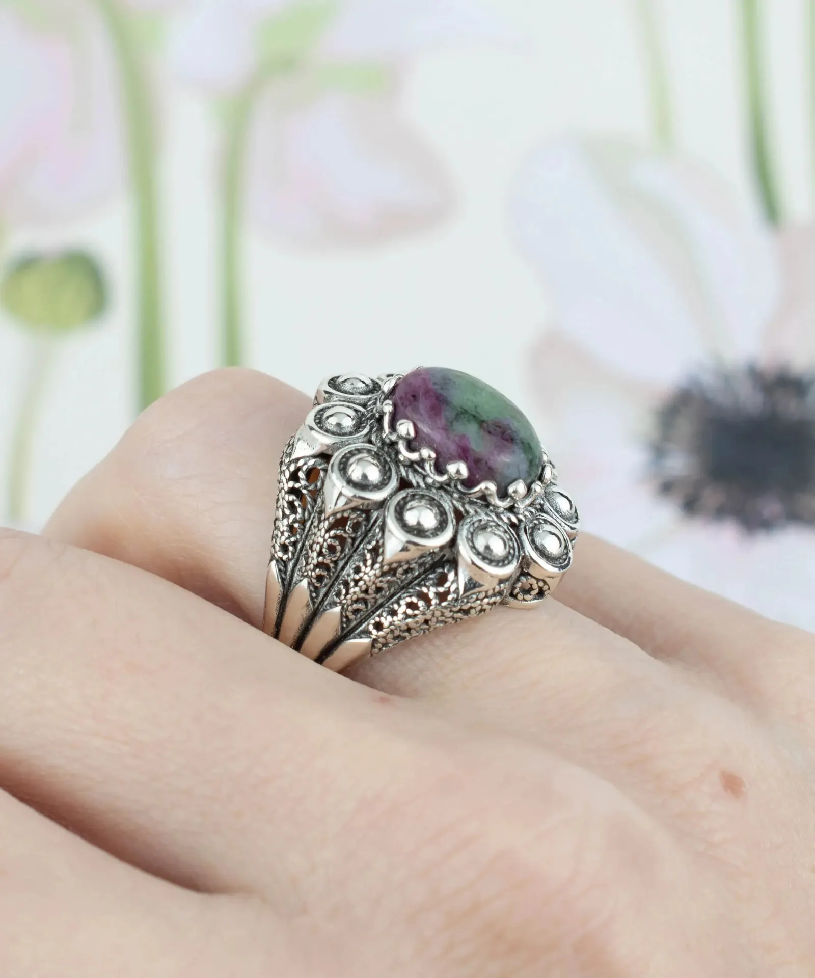 Exquisite Ruby Zoisite Filigree Ring - A Masterpiece of Craftsmanship, Fine Craftsmanship, Elegant Women's Ring