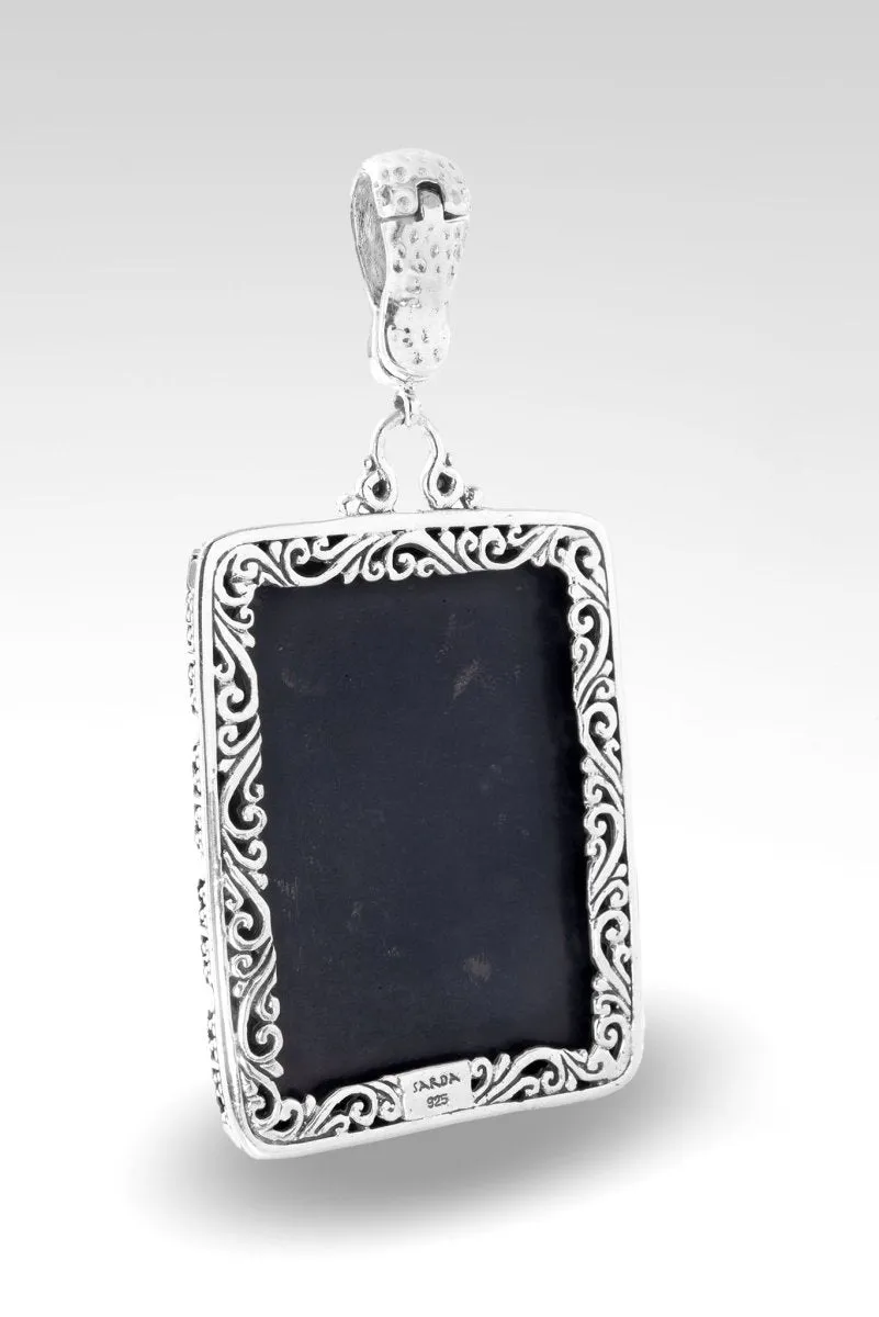 Gabriel Pendant™ in Labradorite