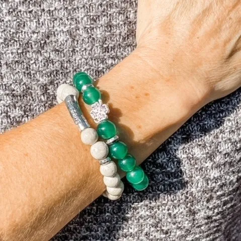 PowerBeads by jen Petites Green Jade Bracelet with Clover Charm