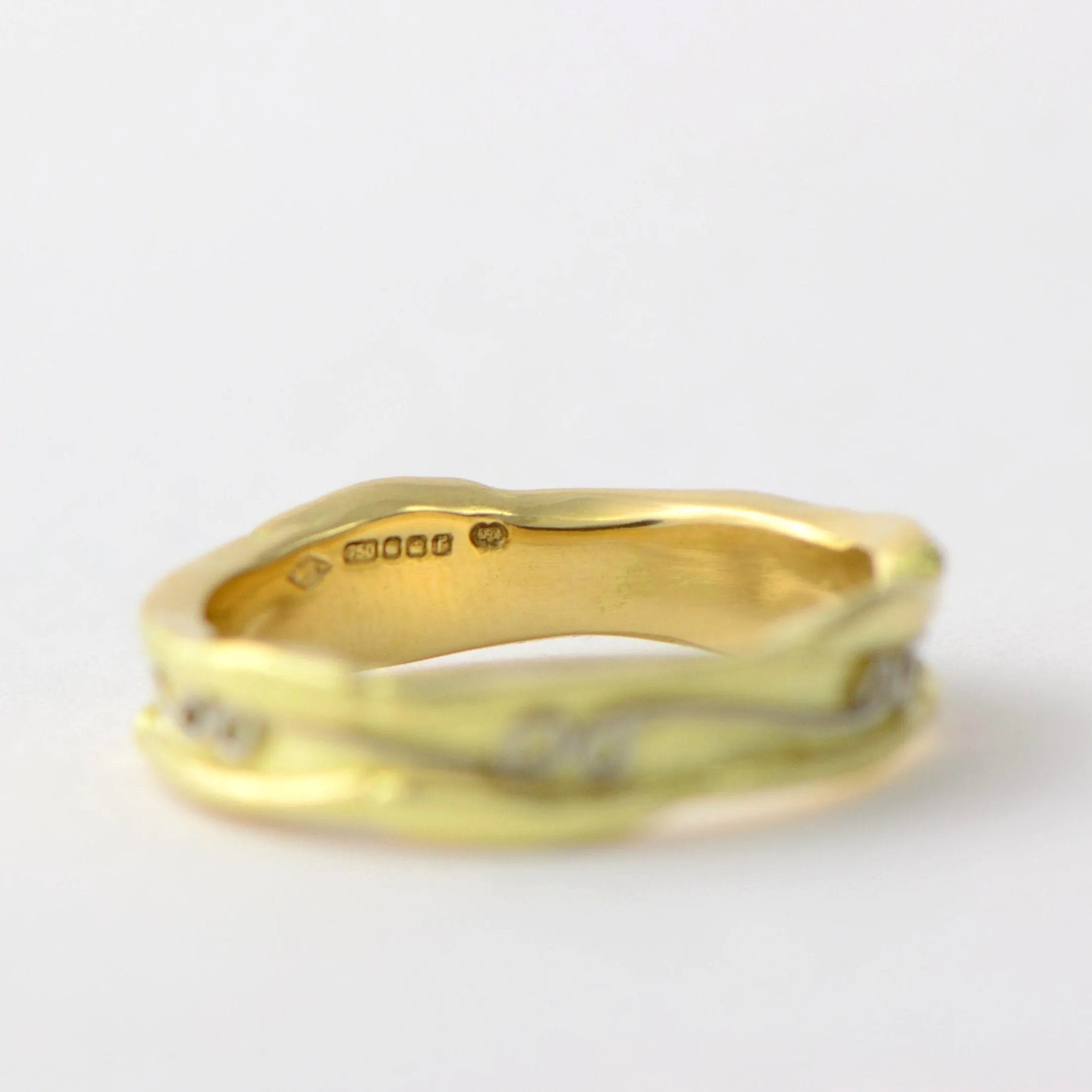 Raw unique textured ring band in 18ct fairtrade gold - 5 mm wide band - beetles textured rings