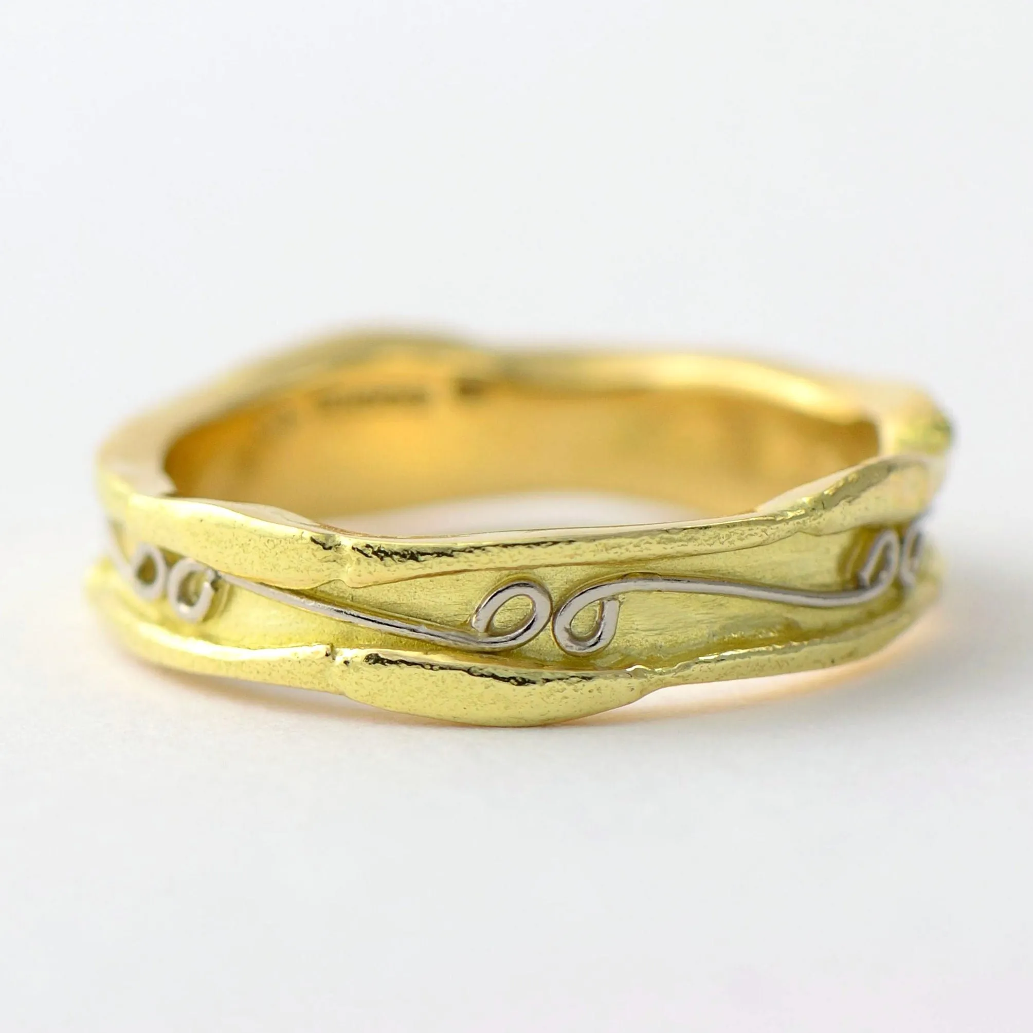 Raw unique textured ring band in 18ct fairtrade gold - 5 mm wide band - beetles textured rings