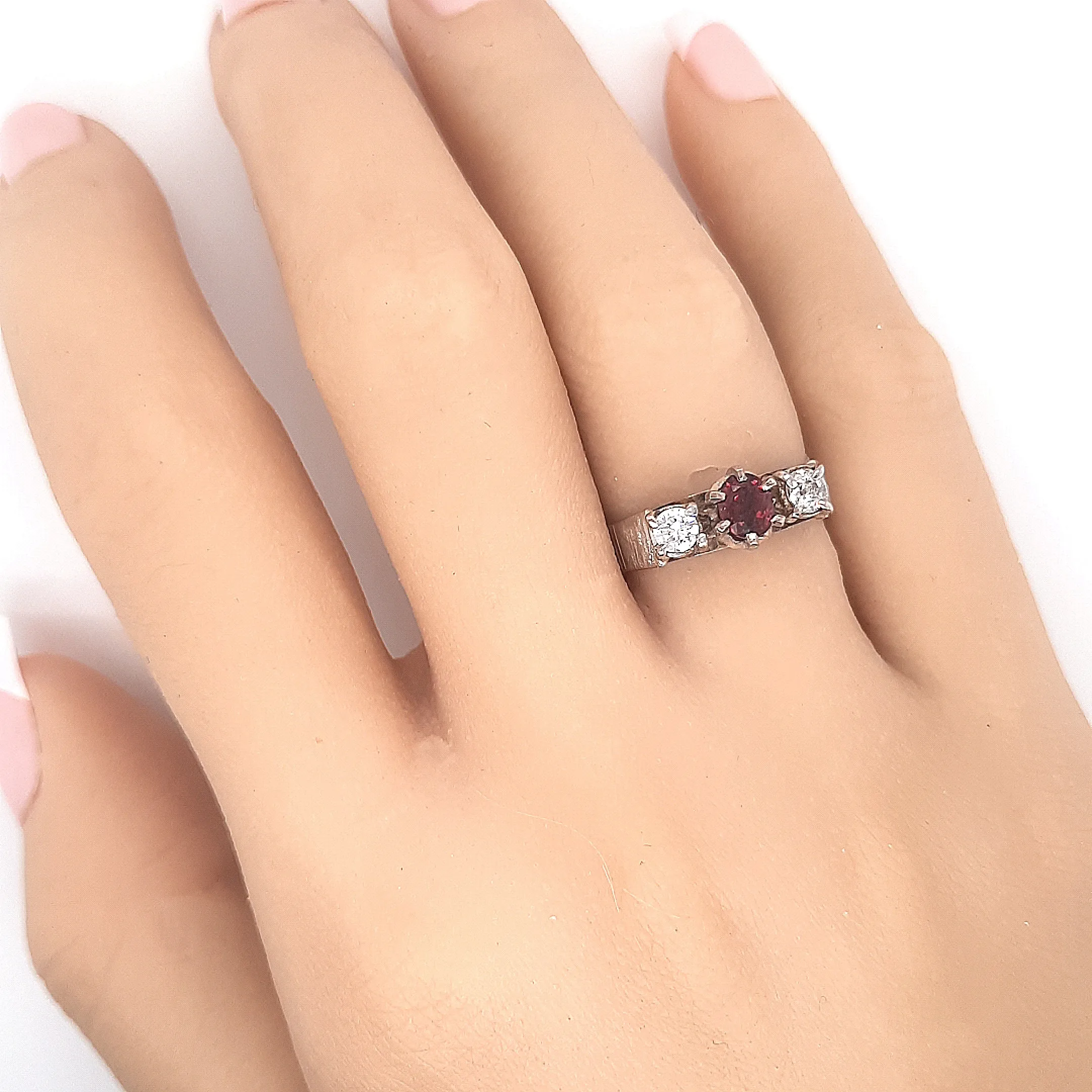 Ruby & Diamond Ring set in 18ct White Gold